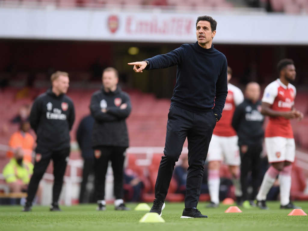 令人无语！☹️厄德高连续比赛遭球迷差评：乱跑乱指挥，防守全靠眼神